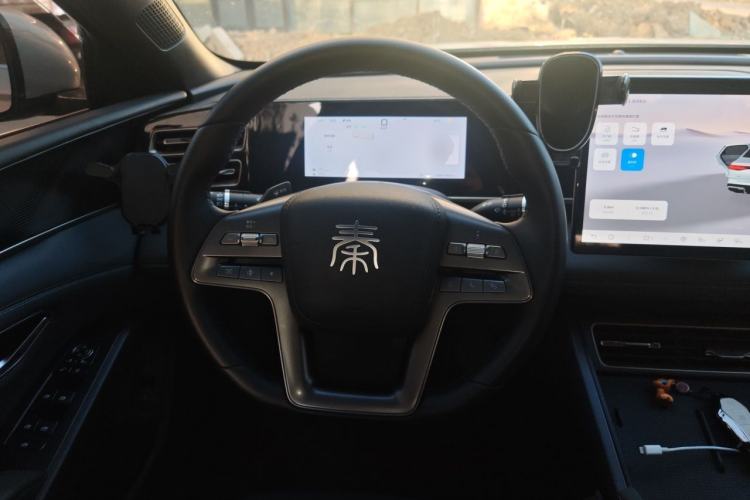 Used BYD Qin L 2025 DM-i Smart Drive 80KM Leading Model Steering Wheel