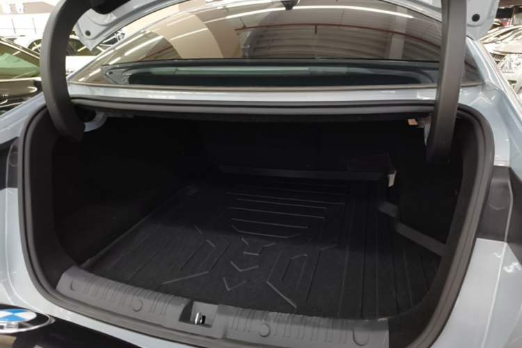 Used BYD Qin L 2025 DM-i Smart Drive 80KM Leading Model Trunk
