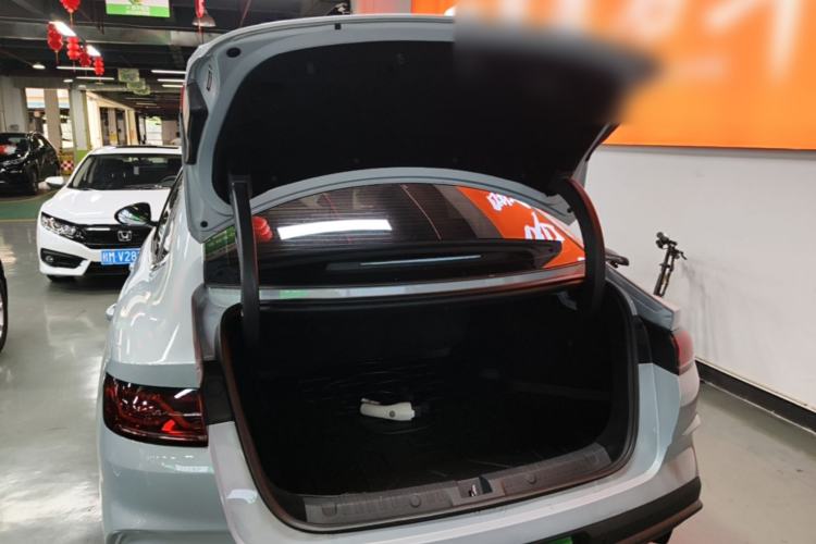 Used BYD Qin L 2025 DM-i Smart Drive 80KM Leading Model Trunk