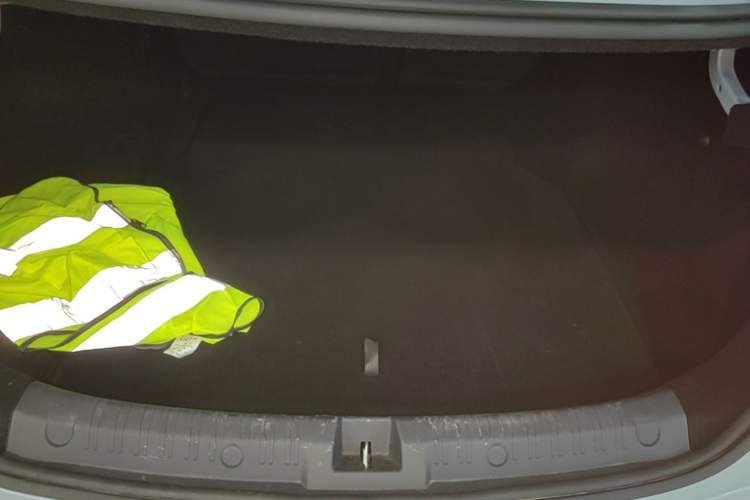 Used BYD Qin L 2025 DM-i Smart Drive 80KM Superior Model Trunk