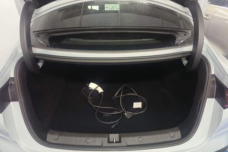 Used BYD Qin L 2025 DM-i Smart Drive 80KM Leading Model Trunk