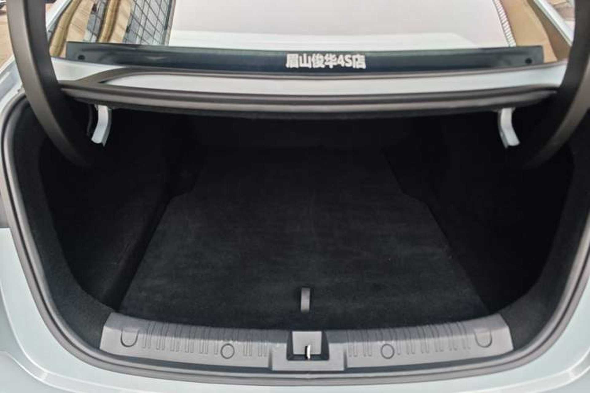 Used BYD Qin L 2025 DM-i Smart Drive 80KM Superior Model Trunk