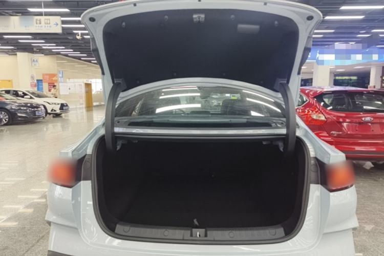 Used BYD Qin L 2025 DM-i Smart Drive 120KM Superior Model Trunk