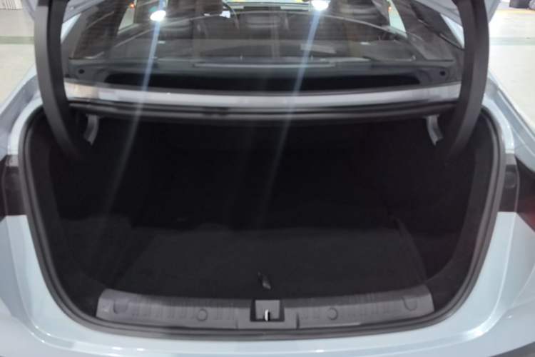 Used BYD Qin L 2025 DM-i Smart Drive 120KM Superior Model Trunk