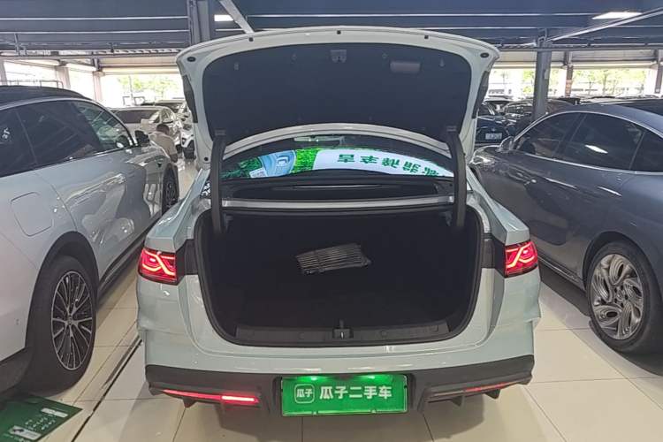 Used BYD Qin L 2025 DM-i Smart Drive 120KM Superior Model Trunk