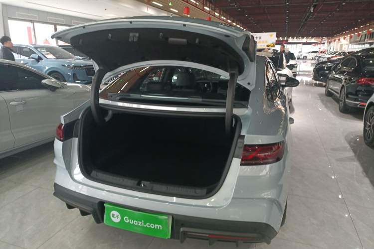 Used BYD Qin L 2025 DM-i Smart Drive 120KM Superior Model Trunk