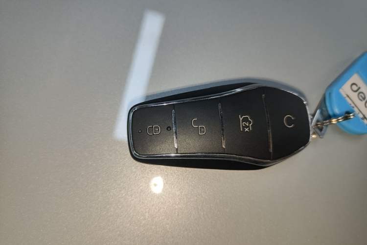Used BYD Qin L 2025 DM-i Smart Drive 120KM Superior Model Vehicle Key