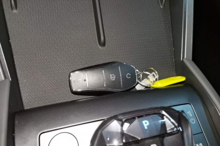 Used BYD Qin L 2025 DM-i Smart Drive 80KM Leading Model Vehicle Key