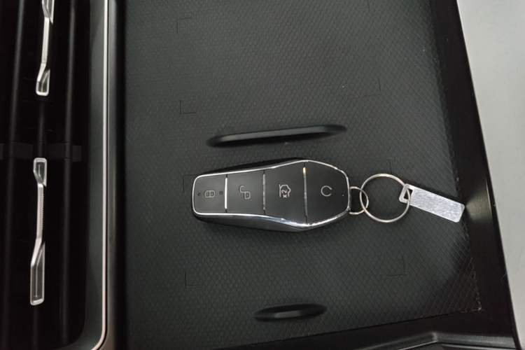 Used BYD Qin L 2025 EV 470KM Leading Edition Vehicle Key