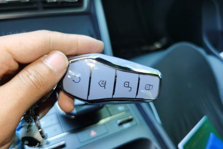 Used BYD Qin L 2025 DM-i Smart Drive 80KM Leading Model Vehicle Key