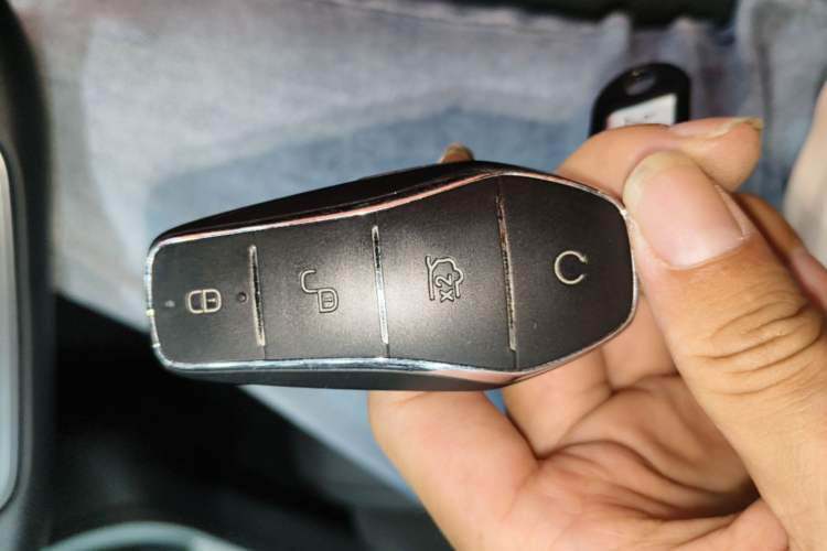 Used BYD Qin L 2025 DM-i Smart Drive 80KM Leading Model Vehicle Key