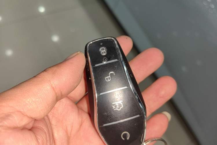 Used BYD Qin L 2025 DM-i Smart Drive 80KM Superior Model Vehicle Key