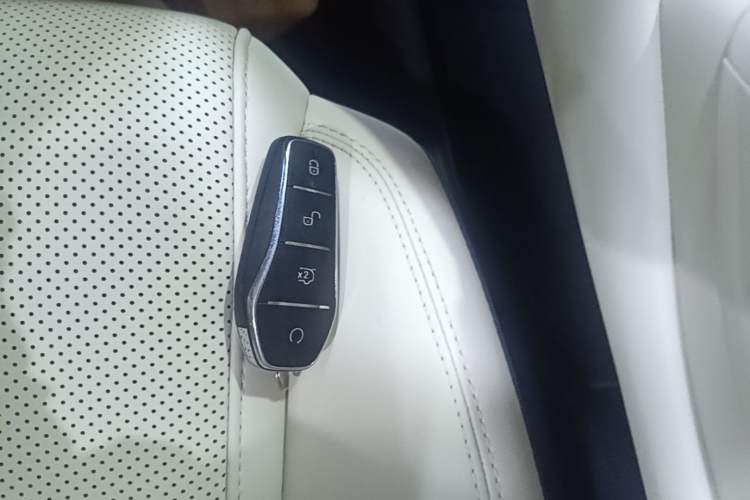 Used BYD Qin L 2025 EV 545KM Beyond Version Vehicle Key