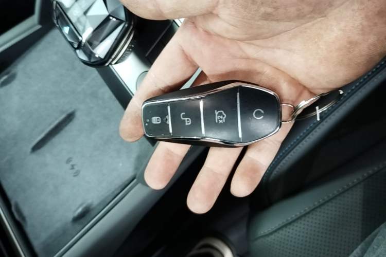Used BYD Qin L 2025 DM-i Smart Drive 120KM Superior Model Vehicle Key