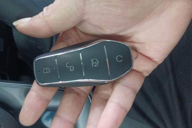 Used BYD Qin L 2025 DM-i Smart Drive 120KM Superior Model Vehicle Key