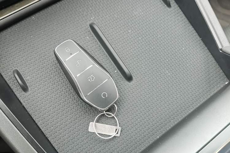 Used BYD Qin L 2025 DM-i Smart Drive 80KM Leading Model Vehicle Key