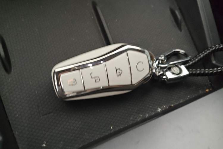 Used BYD Qin L 2025 EV 470KM Leading Edition Vehicle Key