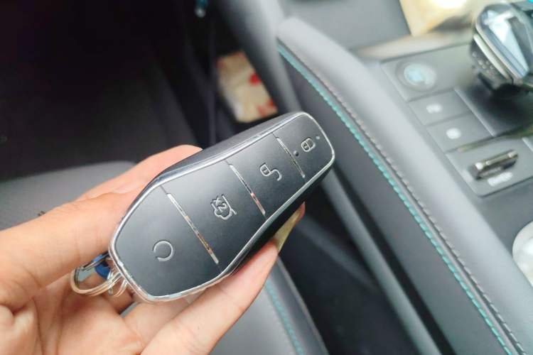 Used BYD Qin L 2025 DM-i Smart Drive 120KM Leading Model Vehicle Key