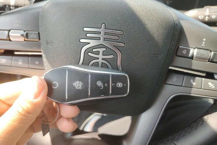 Used BYD Qin L 2025 DM-i Smart Drive 120KM Superior Model Vehicle Key