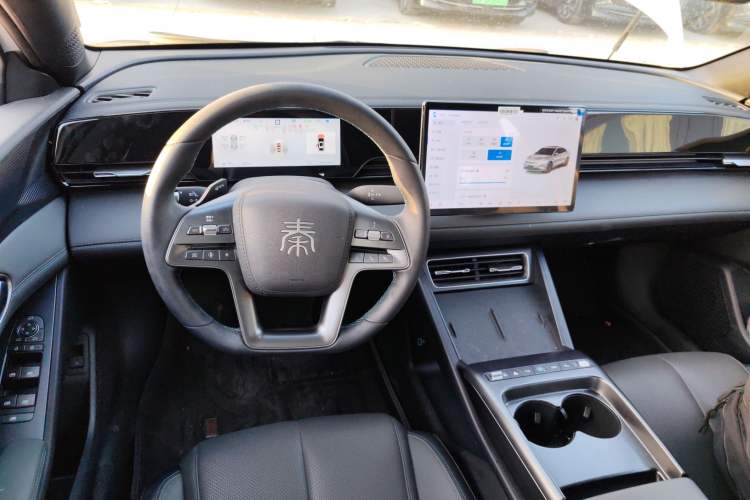 Used BYD Qin L 2025 EV 470KM Leading Edition Center Console