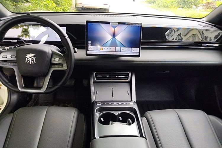 Used BYD Qin L 2025 EV 470KM Leading Edition Center Console