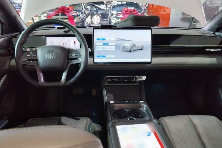 Used BYD Qin L 2025 EV 545KM Cloud Suspension Edition Center Console