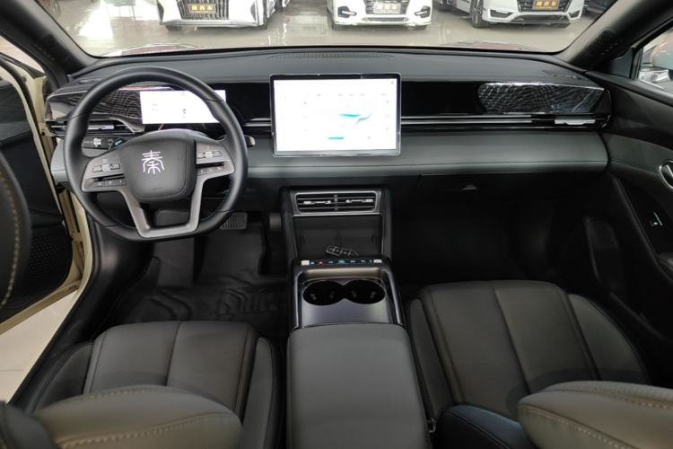 Used BYD Qin L 2025 EV 545KM Beyond Version Center Console