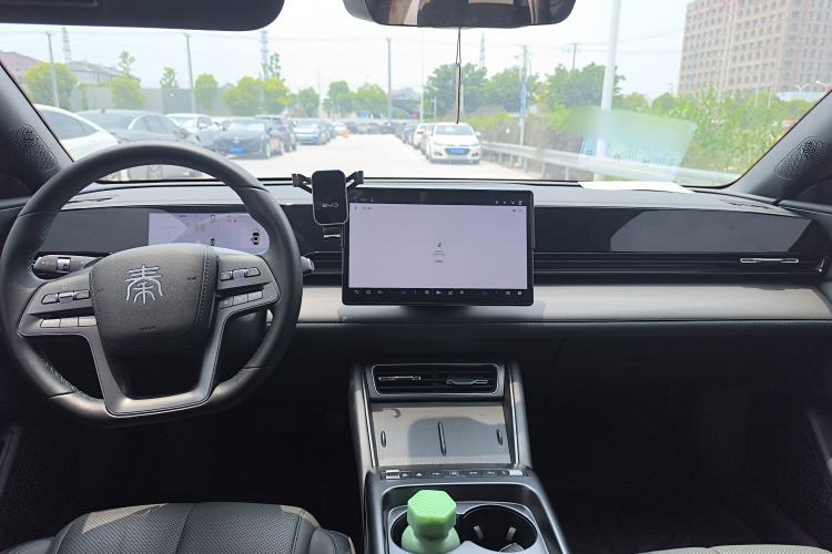 Used BYD Qin L 2025 EV 545KM Beyond Version Center Console