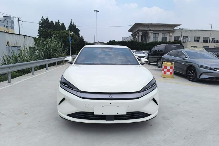 Used BYD Qin L 2025 EV 545KM Beyond Version Front