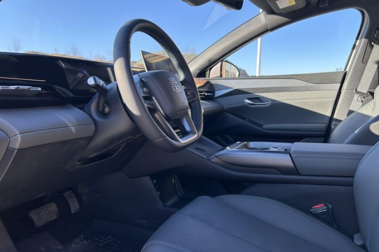 Used BYD Qin L 2025 EV 545KM Cloud Suspension Edition Interior 8