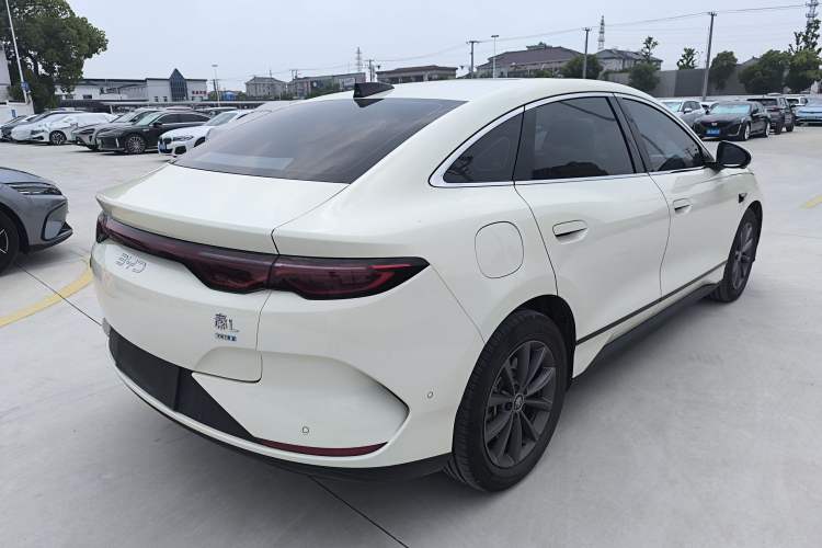 Used BYD Qin L 2025 EV 545KM Beyond Version Rear Right 45 Deg