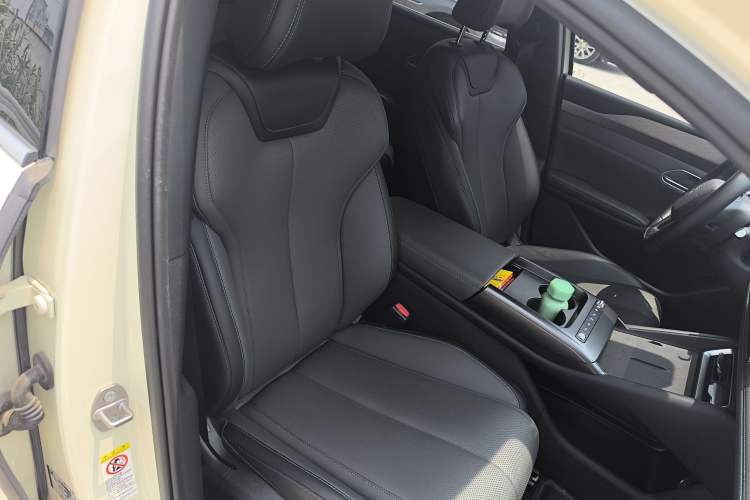 Used BYD Qin L 2025 EV 545KM Beyond Version Right Front Seat