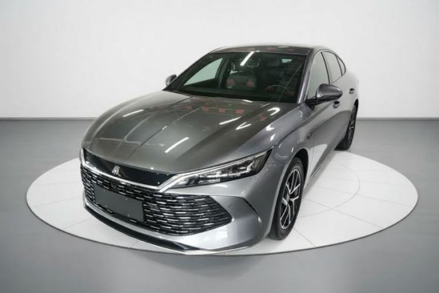 Ojetý BYD Qin L 2025 DM-i Smart Drive 120KM Leading Model