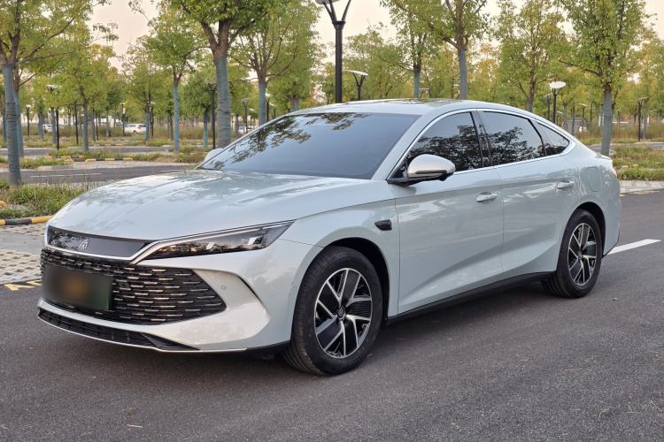 BYD Qin L 2025 DM-i Smart Drive 120KM Superior Model