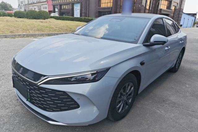 Ojetý BYD Qin L 2025 DM-i Smart Drive 80KM Leading Model