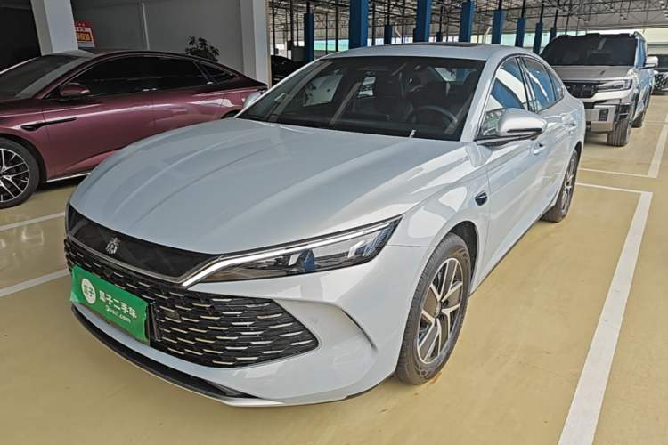 BYD Qin L 2025 DM-i Smart Drive 120KM Superior Model
