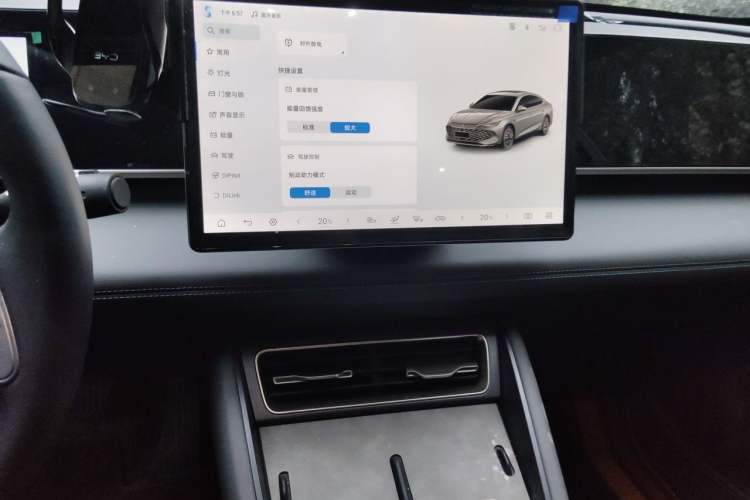 Used BYD Qin L 2025 DM-i Smart Drive 120KM Leading Model Audio And AC Panel