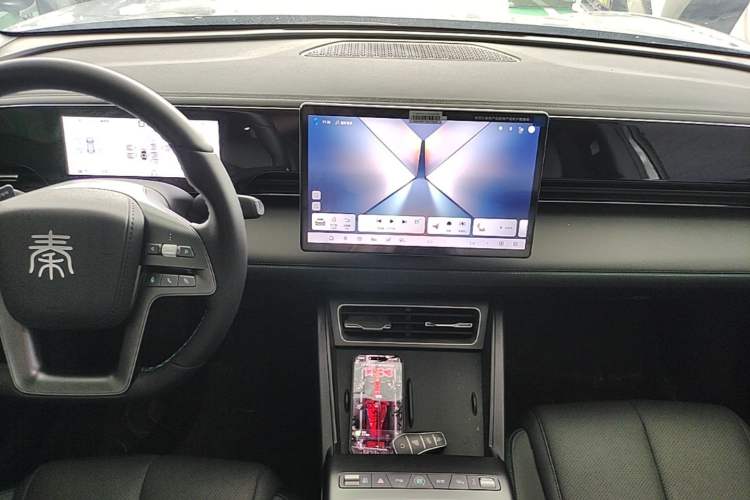 Used BYD Qin L 2025 EV 470KM Leading Edition Audio And AC Panel