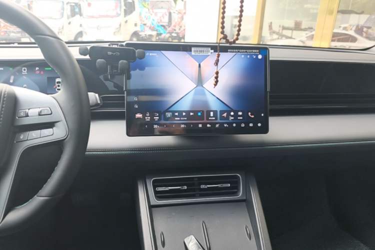 Used BYD Qin L 2025 EV 470KM Leading Edition Audio And AC Panel
