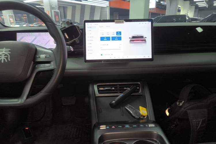 Used BYD Qin L 2025 EV 545KM Beyond Version Audio And AC Panel