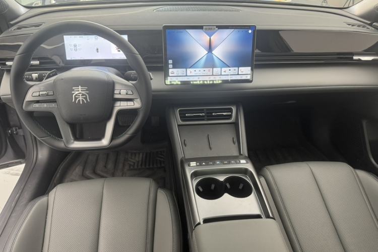 Used BYD Qin L 2025 EV 545KM Beyond Version Audio And AC Panel