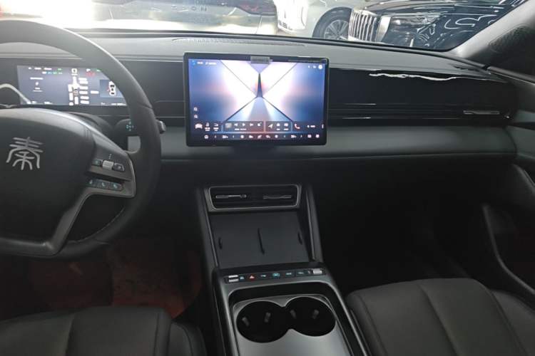 Used BYD Qin L 2025 EV 545KM Beyond Version Audio And AC Panel