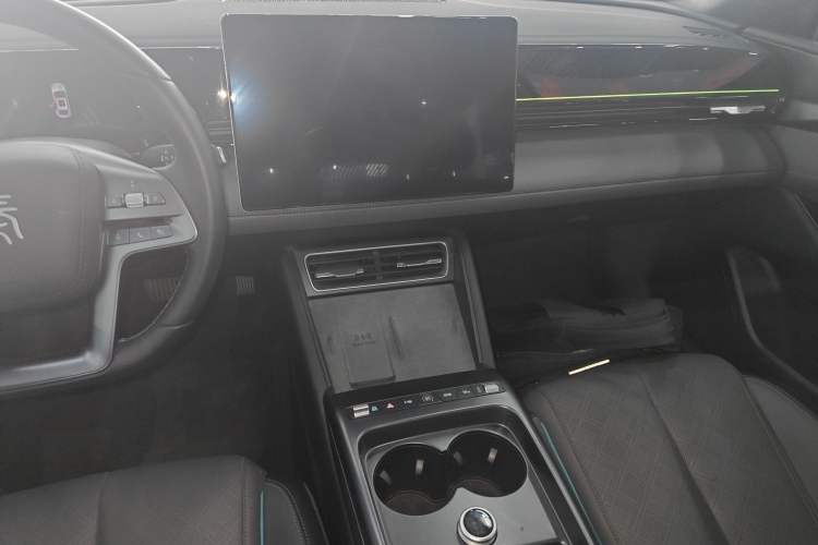 Used BYD Qin L 2025 EV 545KM Excellence Edition Audio And AC Panel