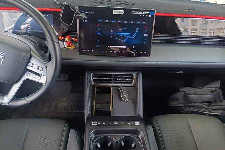 Used BYD Qin L 2025 EV 545KM Beyond Version Audio And AC Panel