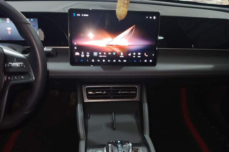 Used BYD Qin L 2025 DM-i Smart Drive 80KM Leading Model Audio And AC Panel