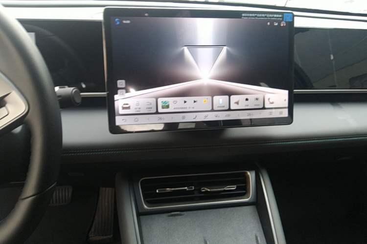 Used BYD Qin L 2025 DM-i Smart Drive 120KM Superior Model Audio And AC Panel