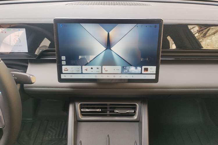 Used BYD Qin L 2025 EV 470KM Leading Edition Audio And AC Panel