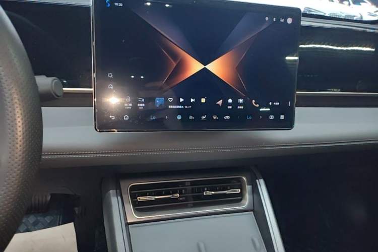 Used BYD Qin L 2025 DM-i Smart Drive 80KM Leading Model Audio And AC Panel