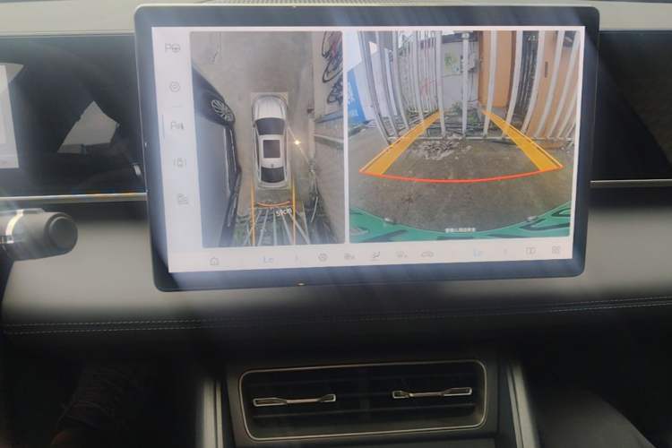 Used BYD Qin L 2025 DM-i Smart Drive 80KM Leading Model Audio And AC Panel
