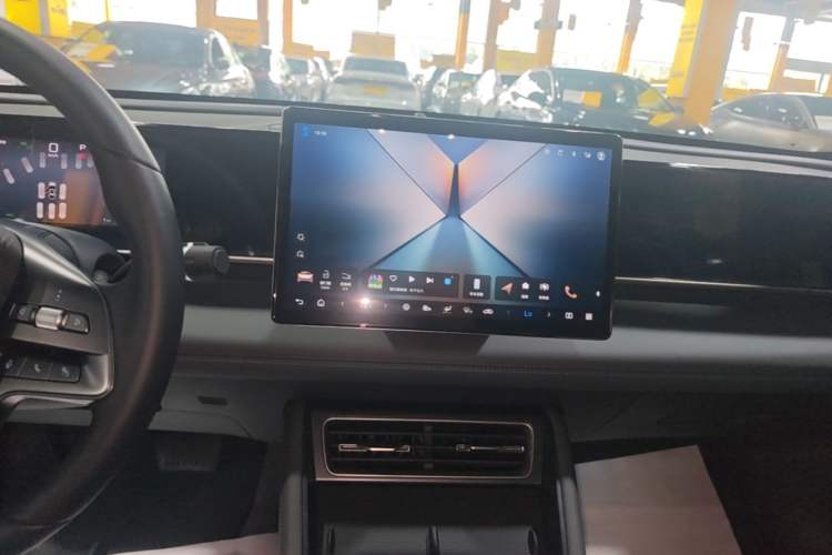 Used BYD Qin L 2025 DM-i Smart Drive 120KM Leading Model Audio And AC Panel